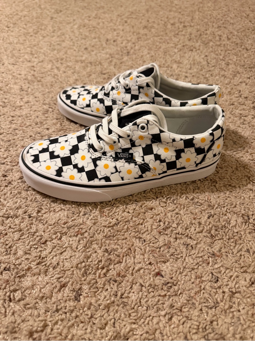 Women’s Vans Checkerboard Daisy Sneakers